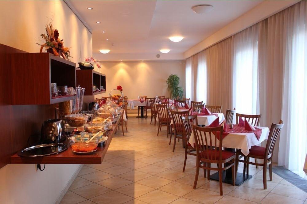 Hotel Popelka Prague Nhà hàng bức ảnh