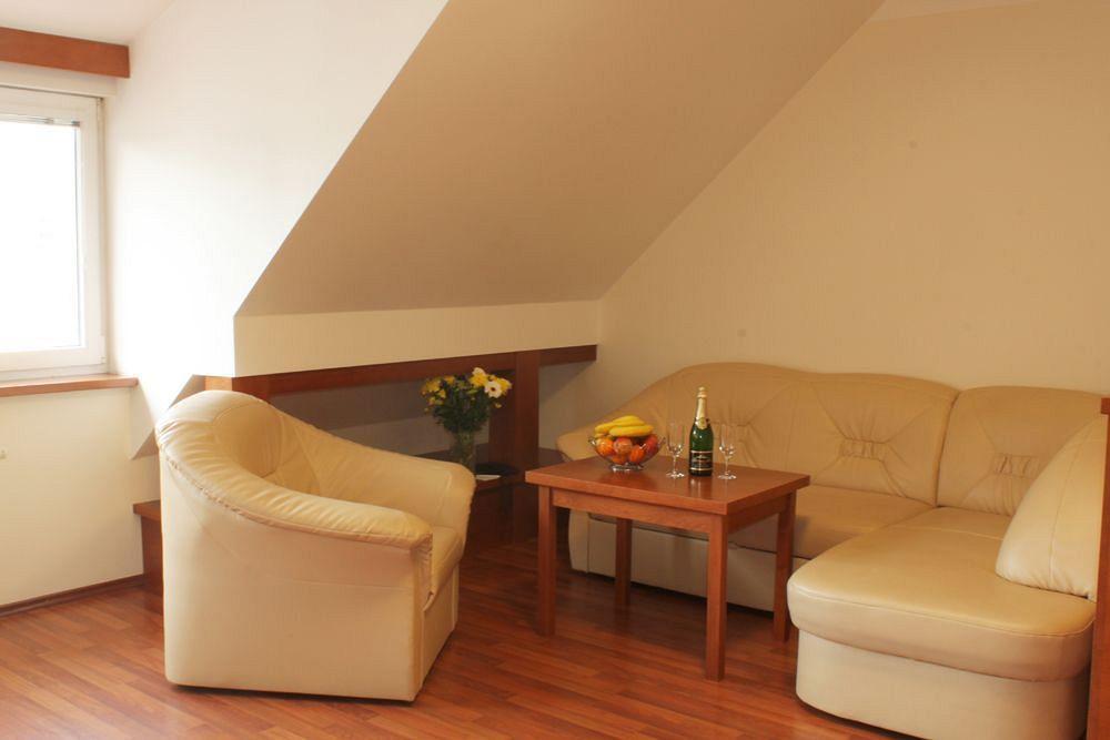 Hotel Popelka Prague Ngoại thất bức ảnh