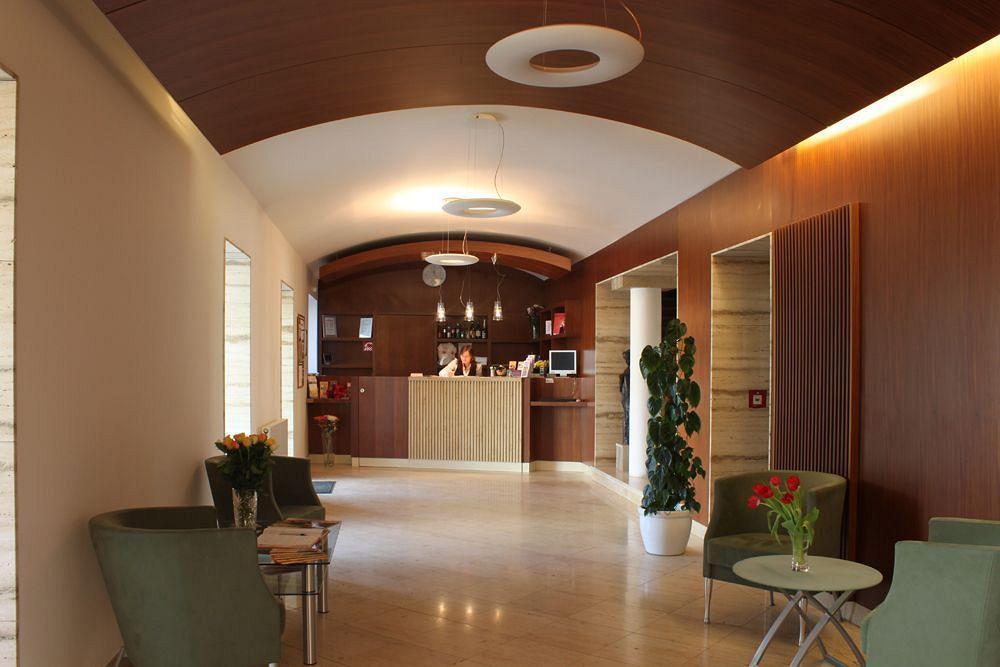 Hotel Popelka Prague Ngoại thất bức ảnh