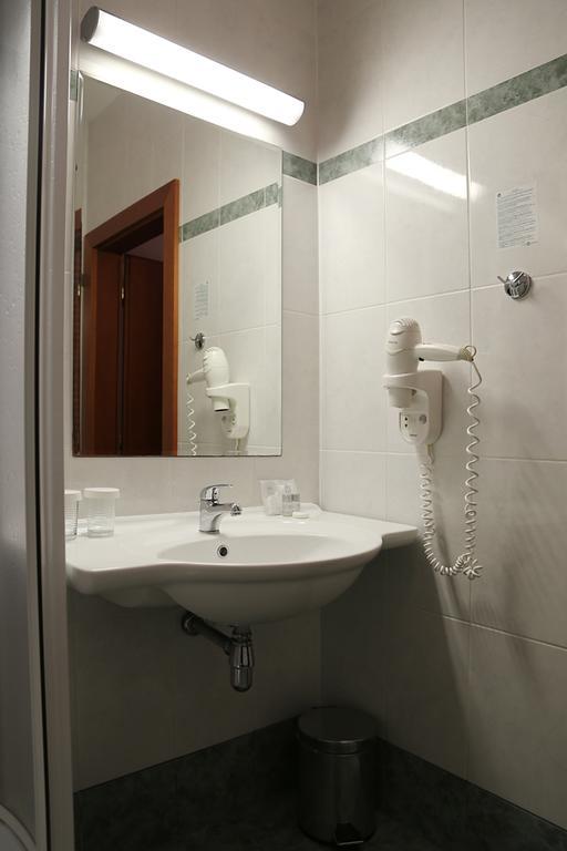 Hotel Popelka Prague Ngoại thất bức ảnh