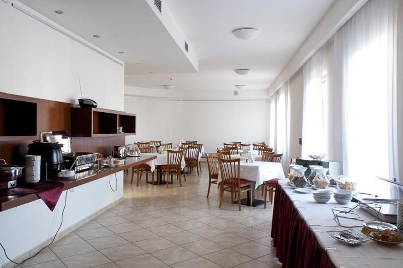 Hotel Popelka Prague Ngoại thất bức ảnh
