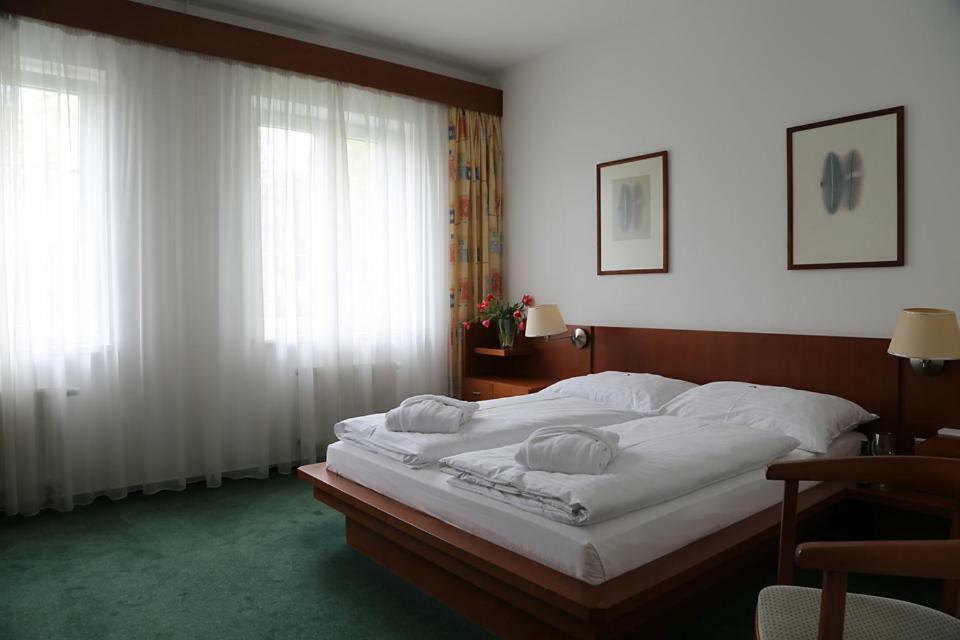 Hotel Popelka Prague Ngoại thất bức ảnh