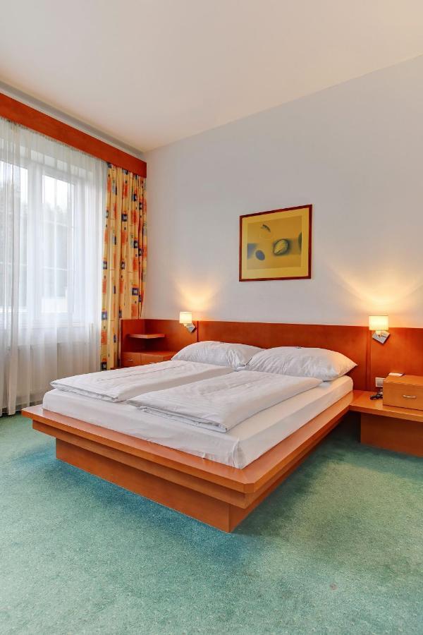 Hotel Popelka Prague Ngoại thất bức ảnh