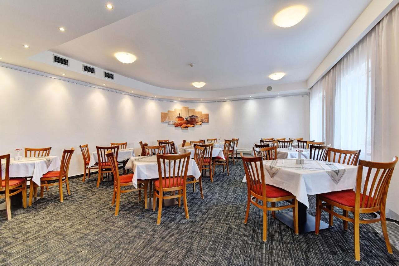 Hotel Popelka Prague Ngoại thất bức ảnh