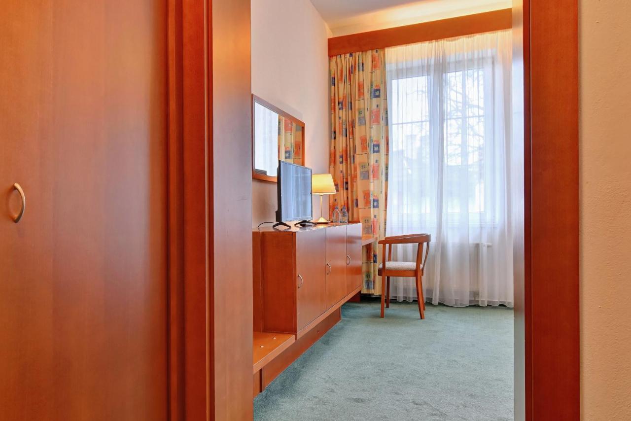 Hotel Popelka Prague Ngoại thất bức ảnh