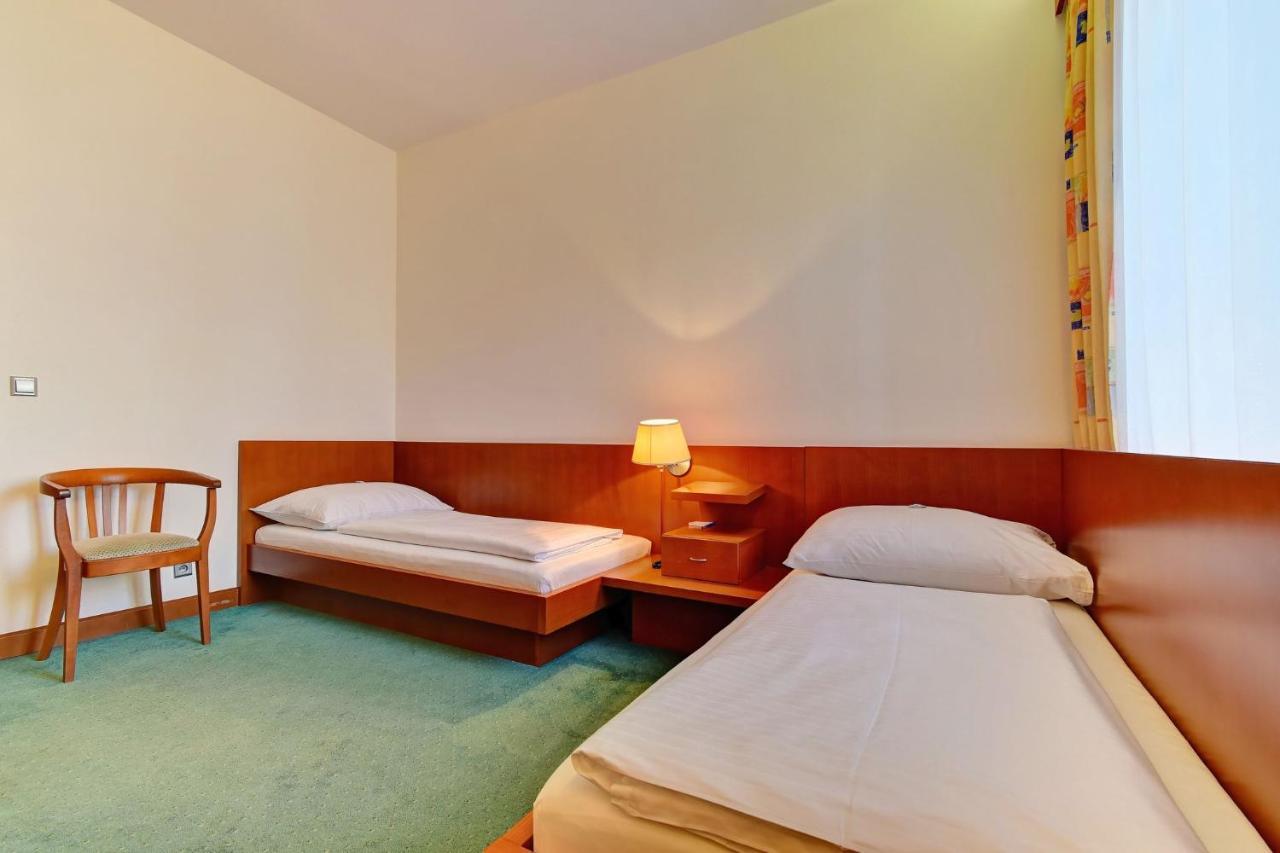 Hotel Popelka Prague Ngoại thất bức ảnh